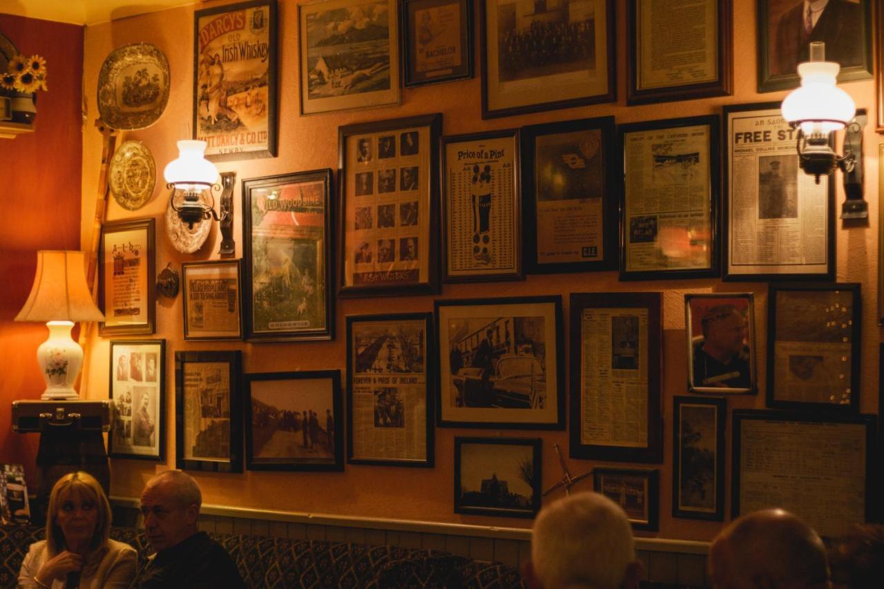 The Village Inn Bohola Zewnętrze zdjęcie
